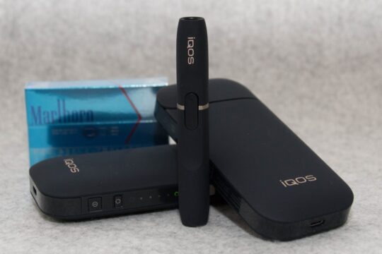 電子たばこ「iQOS」を使い始めて一年経過しての感想などなど。