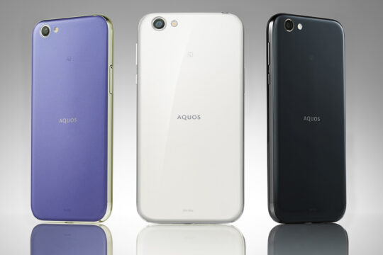 NTTドコモ。1月19日から「AQUOS R SH-03J」を新規契約で端末購入サポートの対象に追加。
