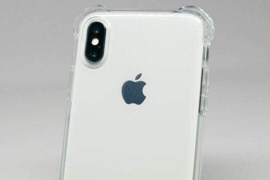 MIL規格対応。エアクッションでしっかり保護するiPhone Xのクリアケース「Spigen ラギッドクリスタル」