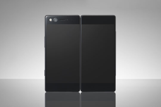 発売が2月上旬に前倒し!! 期待の二画面スマホ「M Z-01K」の本体価格と月額料金をチェック