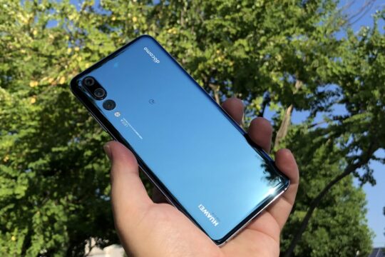 NTTドコモ 2018夏モデル「HUAWEI P20 Pro HW-01K」に2019年11月のセキュリティパッチを含むソフトウェアアップデートの配信を開始。