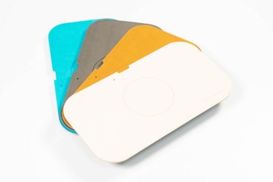 スタイリッシュなワイヤレス充電器「Deff WIZ Wireless Charging Tray」