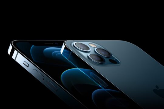 事前購入は手続きは10月20日朝10時スタート、ドコモオンラインショップで予約した「iPhone 12/12 Pro」の入荷状況をチェック